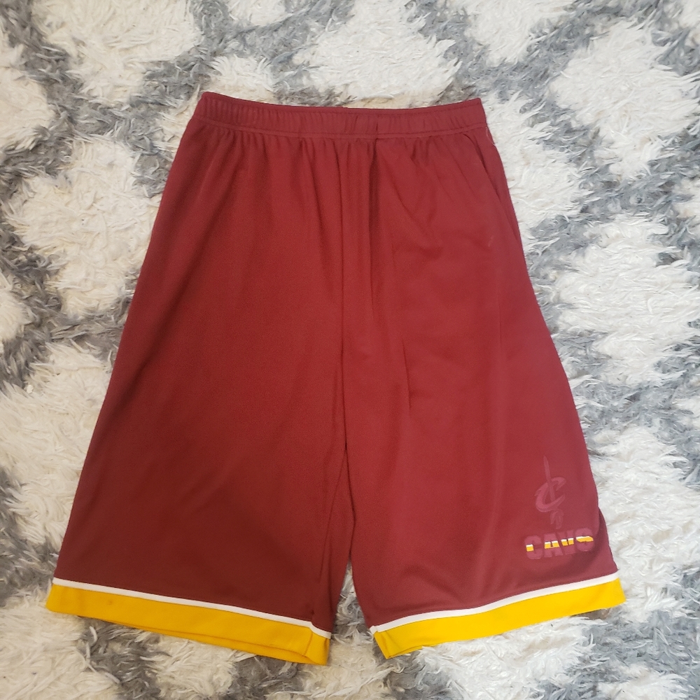 Cleveland Cavs shorts small